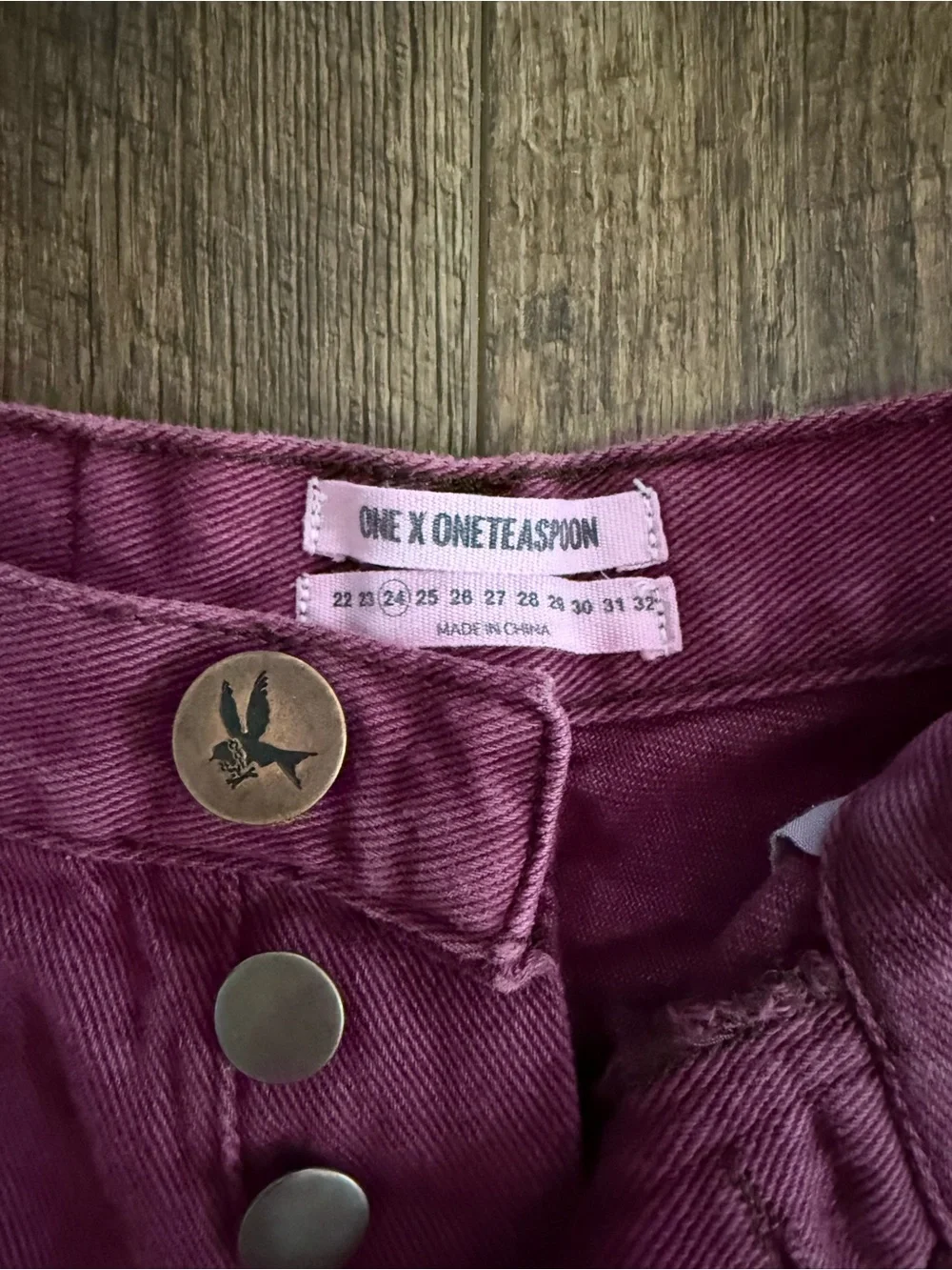One Teaspoon - Rollers Low Waist Long Rise Curved Raw Hem Shorts - Burgundy